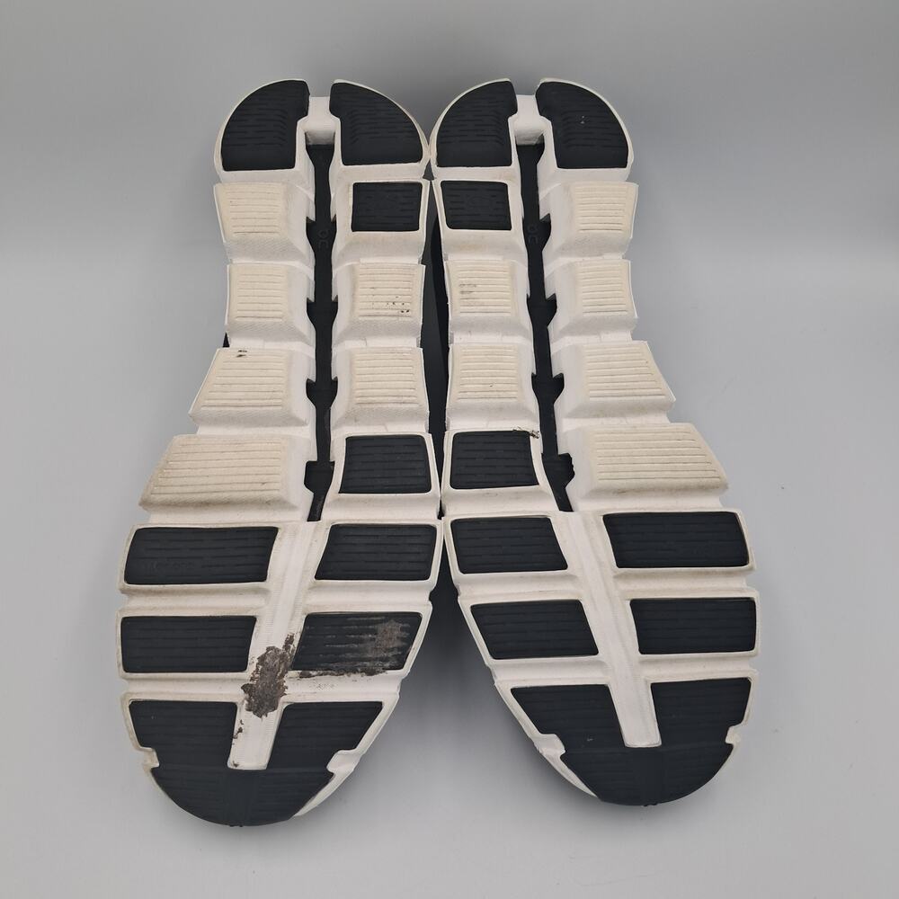 Size 11.5 - On Running Cloud 5 Black White - 59.98919 - RETAIL $335 - Picture 7 of 9